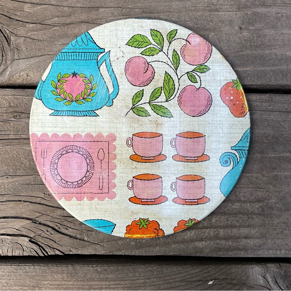 Vintage Metal Trivet Set – Southwestern & Retro Kitchen Themes - Picture 8 of 13